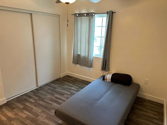 Photo - 6427 Shaules Ave