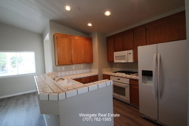 Photo - 1801 Foxboro St