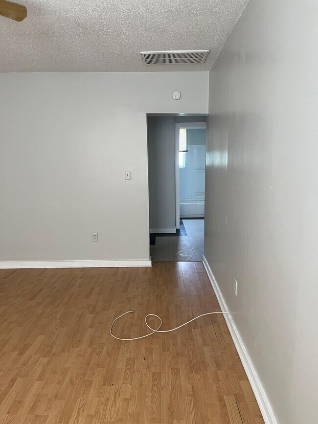 Photo - 207 Carolan St