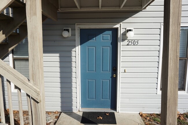 Photo - 2505 Flint Dr