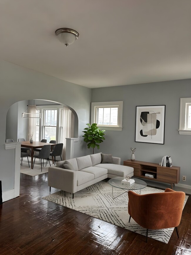 Photo - 819 W 18th St