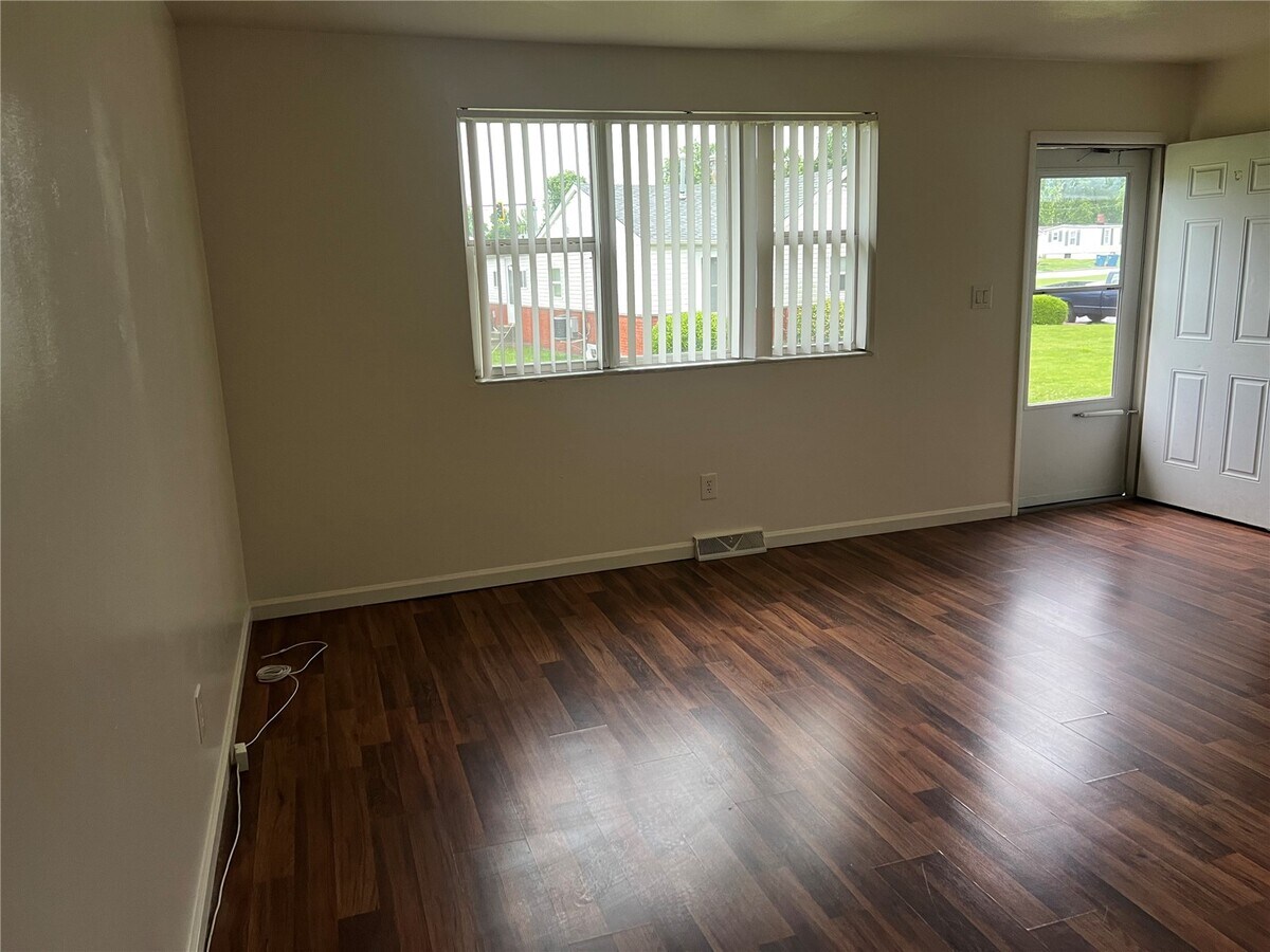 Photo - 117 N 14th St