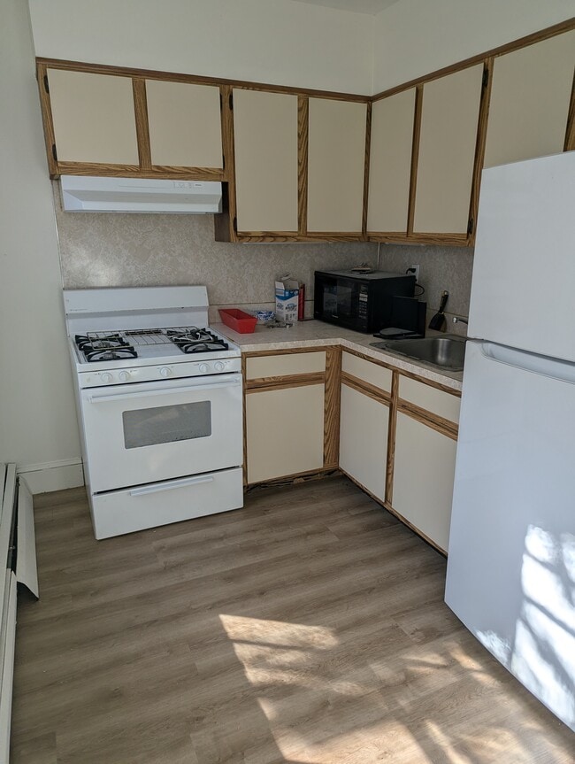 20 W Market St Unit 1