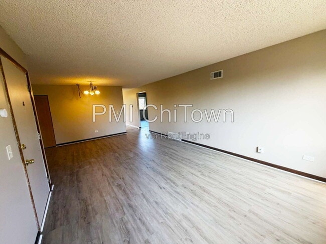 Photo - 1472 Carol Ct Unit 2a