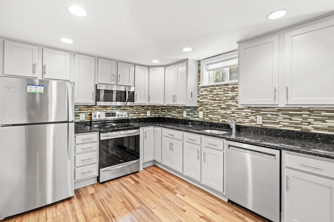 Photo - 1030 Fairmont St NW Unit 104