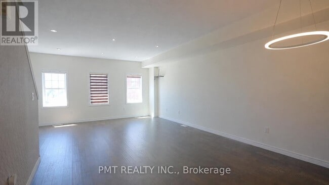 Photo - 50 Robert Peel Rd
