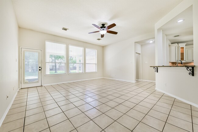 Photo - 2401 Woody Rd