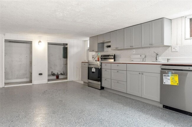 Building Photo - 378 Broadway Unit 3