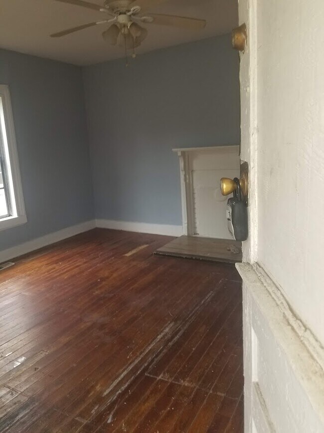 Front Room - 2045 Clark St