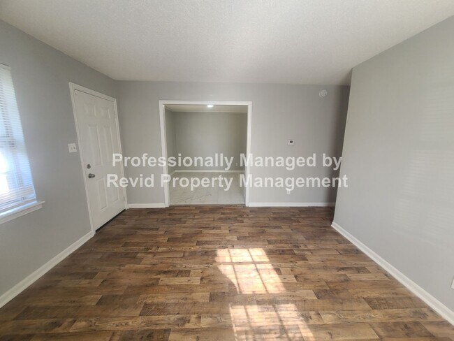Photo - Newly Renovated 3 Bedroom Home!