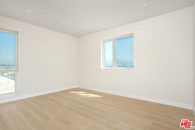 Photo - 5320 Cartwright Ave Unit PH508