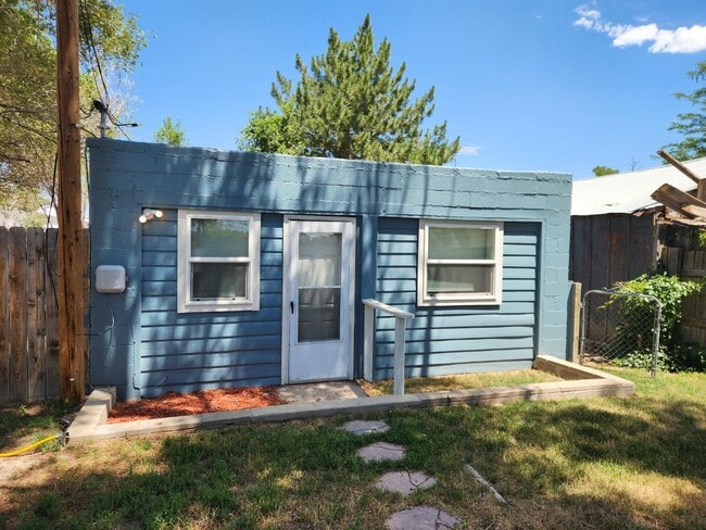 Building Photo - 703 E 18th St Rental