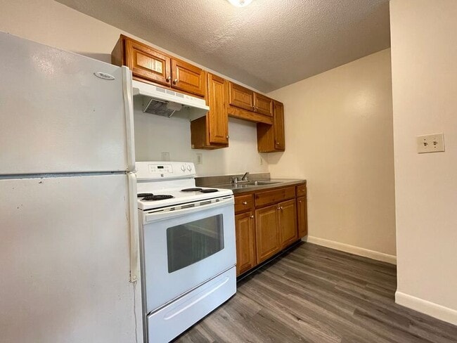 Building Photo - 173 Loudon Rd Unit 602 Rental