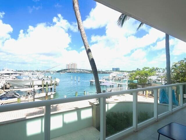 184 Lake Dr Unit 3102