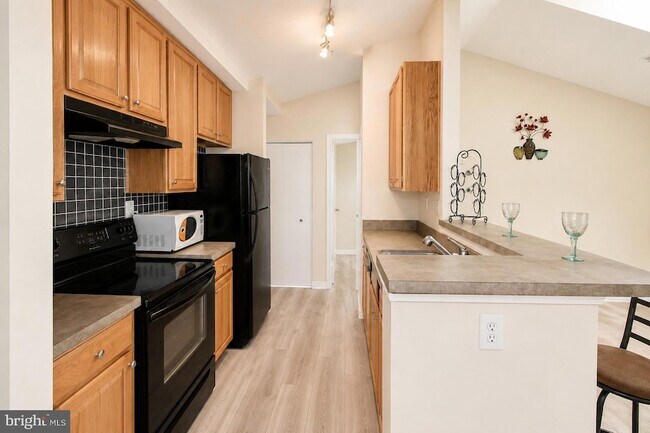 18501 Fairlight Dr Unit 330