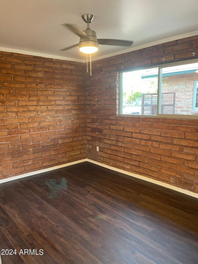 Photo - 1006 S Dorsey Ln