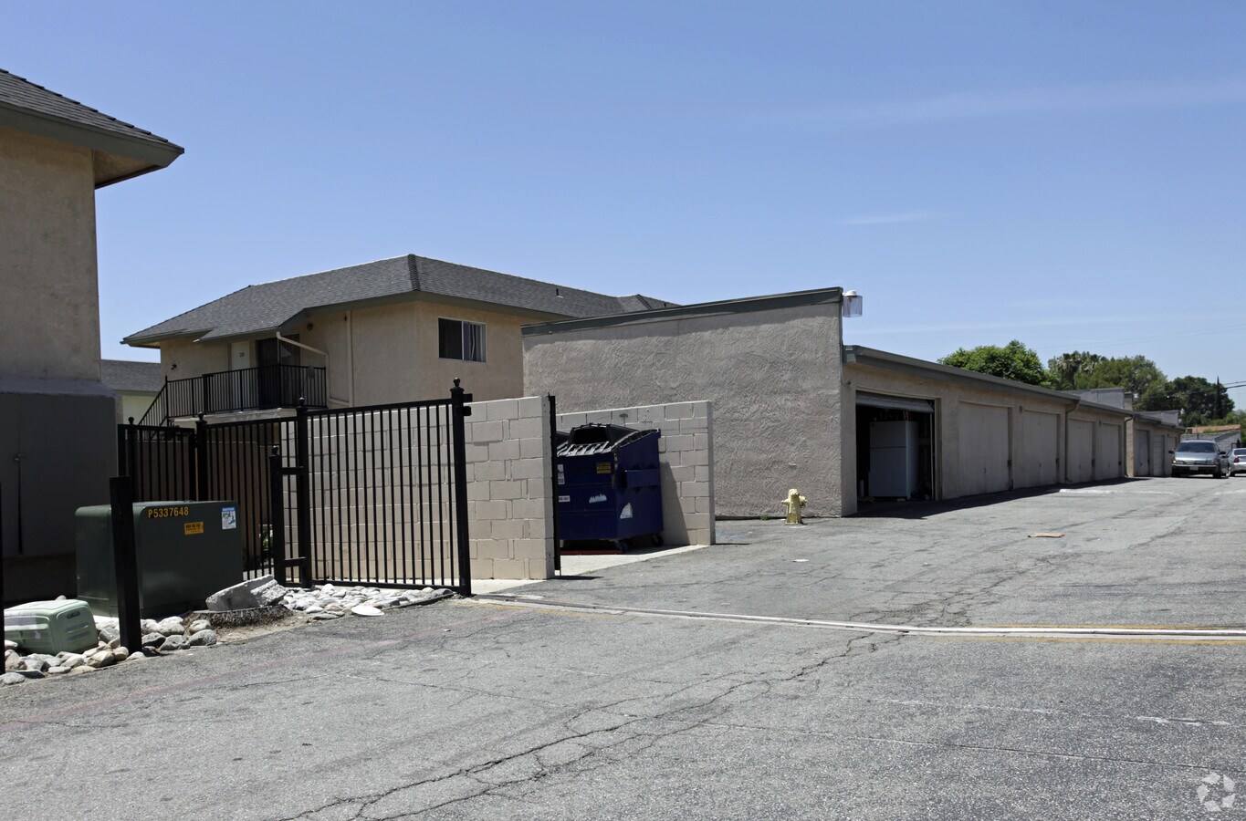 La Aldea (Grove Luxury Apts) - La Aldea (grove Luxury Apts)