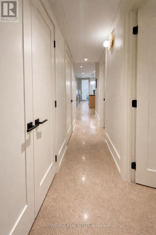 Photo - 1540 King St W Unit 1D