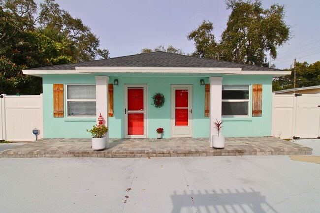 Building Photo - 536 Roanoke St Unit B