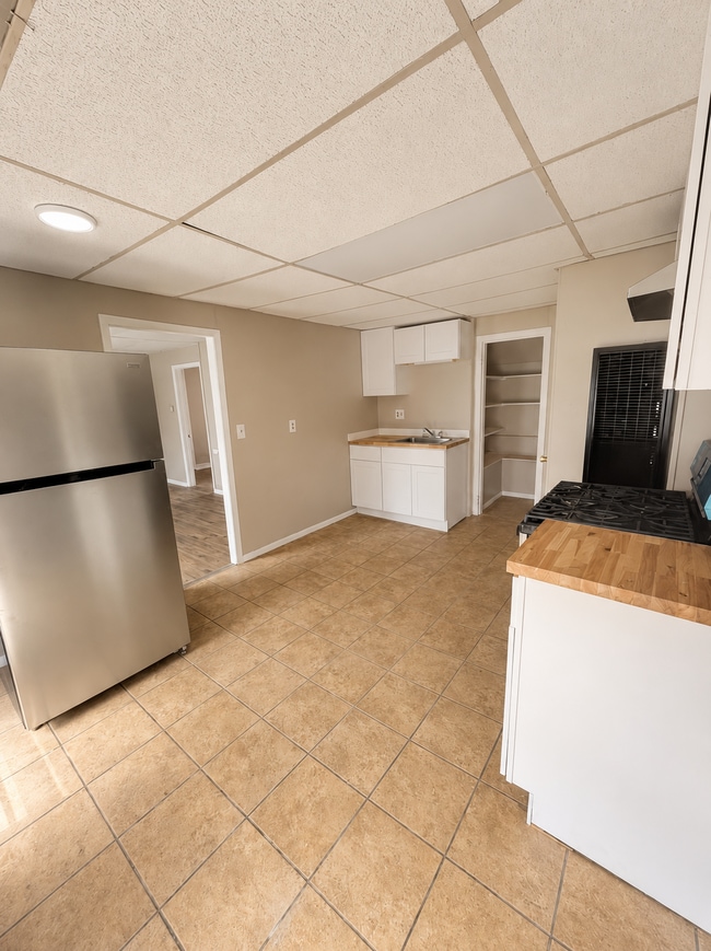 Photo - 430 4th Ave