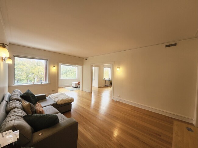 Photo - 6724 S Paxton Ave Unit 3