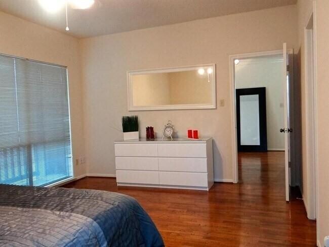 Photo - 5718 Val Verde St Unit 8