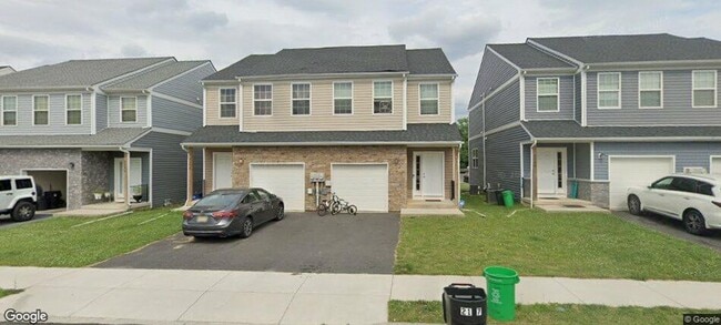 Building Photo - 2157 S Poplar St Rental
