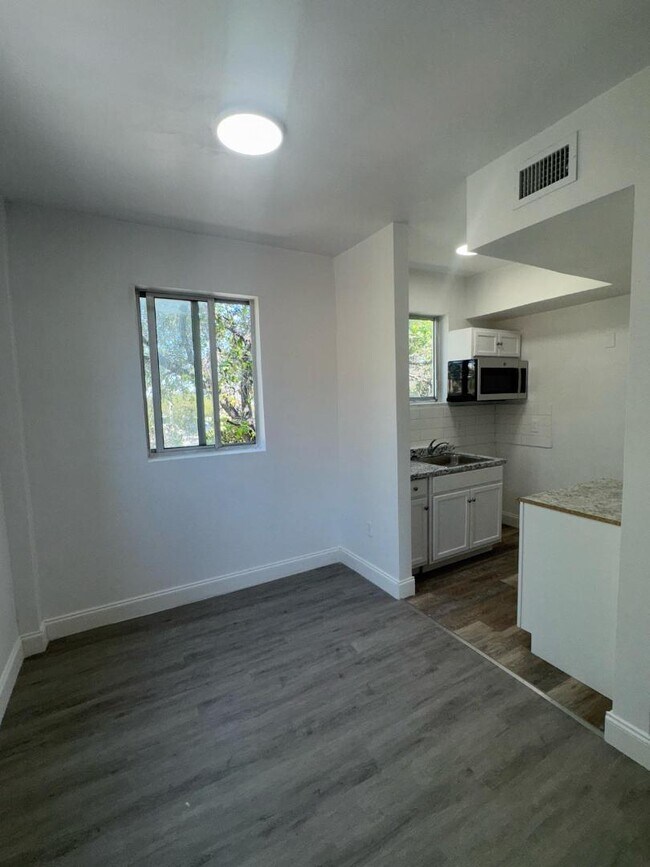 Photo - 6211 NW 7th Ave