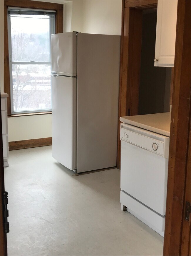 54 Wellington St Unit 4