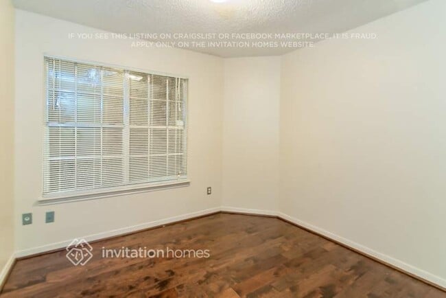 Photo - 15806 Locust Grove Dr