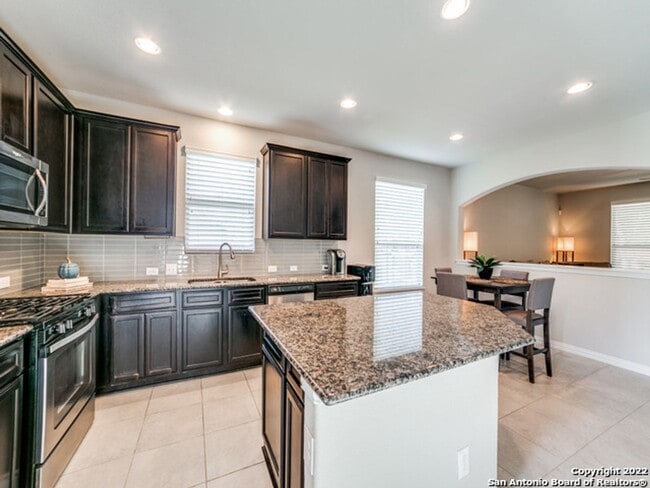 Photo - 4 Bedroom/3.5 Bathroom Alamo Ranch