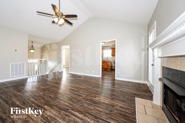 118 West Dr