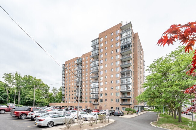 Photo - Parkway Condominiums