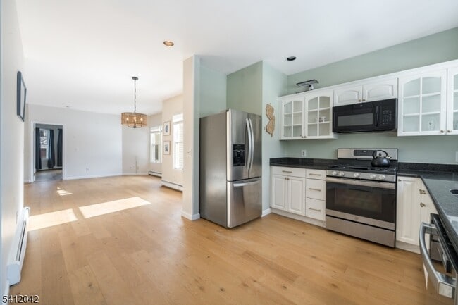 Photo - 30 Sussex Ave Unit 1