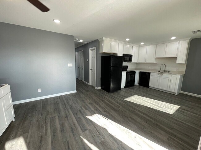 Photo - 501 S Front St Unidad A