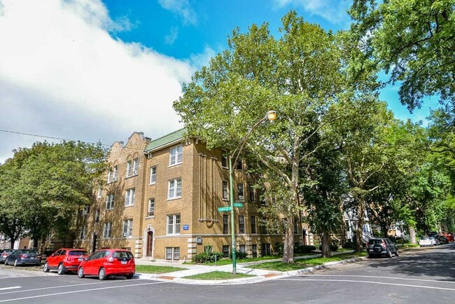 Building Photo - 2111 W Ainslie St Rental