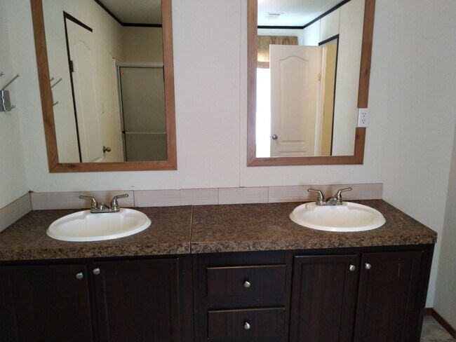 Photo - 5588 Hwy 112 Unidad 3