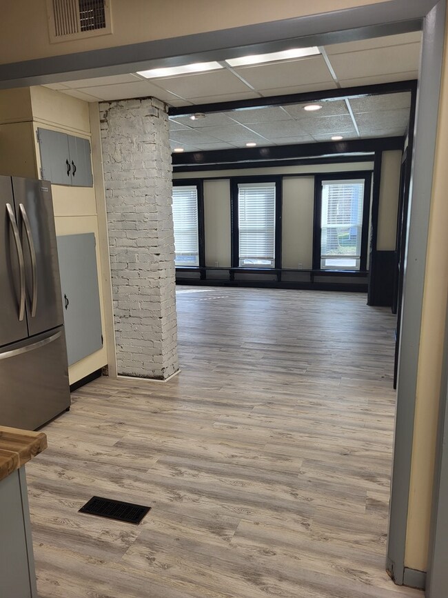 Photo - 267 E 1st St