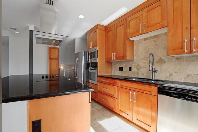 Photo - 2690 Rockbrook Dr