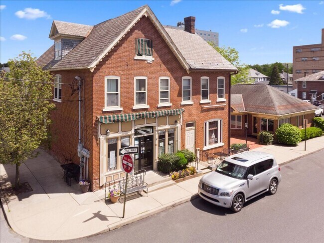 Photo - Chelsea Avenue Court Unidad 1340 Cheslea Ave, Apt #1