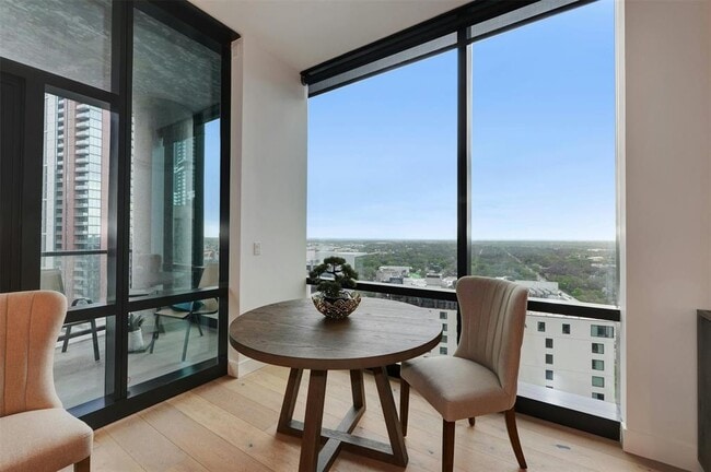 Photo - 70 Rainey St Unit 1807