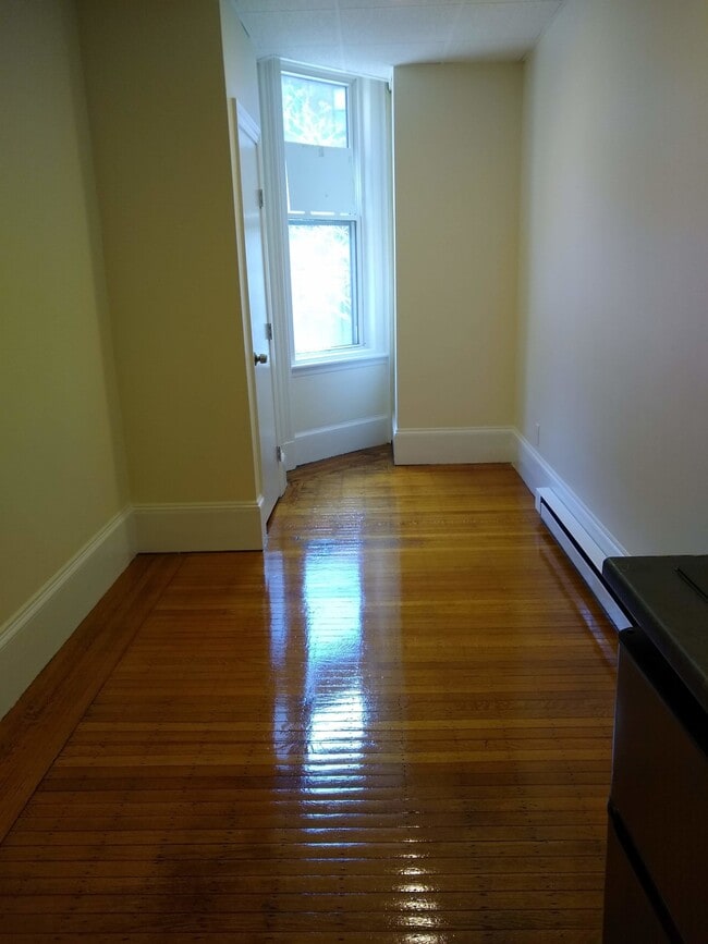 Pictures are representative samples of the advertised unit. In some cases, the actual units you tour - 511 Beacon St