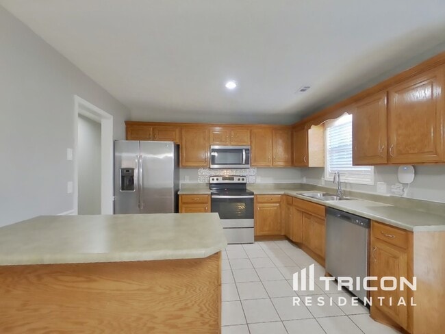 Photo - 8014 Lomond Dr