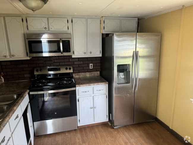 Building Photo - Move in ready 2 bedroom, 1 bathroom home i...