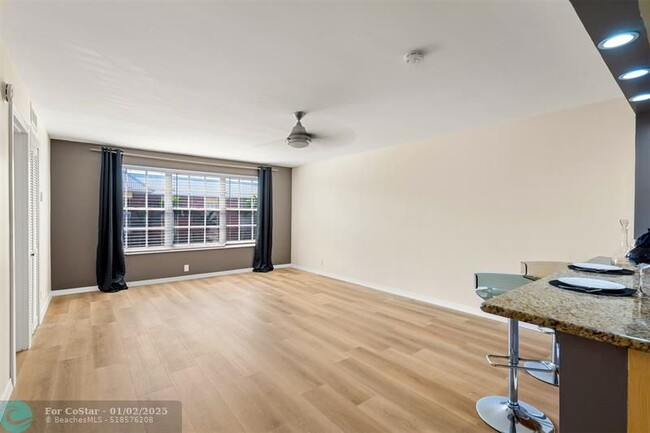 Photo - 2420 SE 17th St Condominio Unidad 3070C