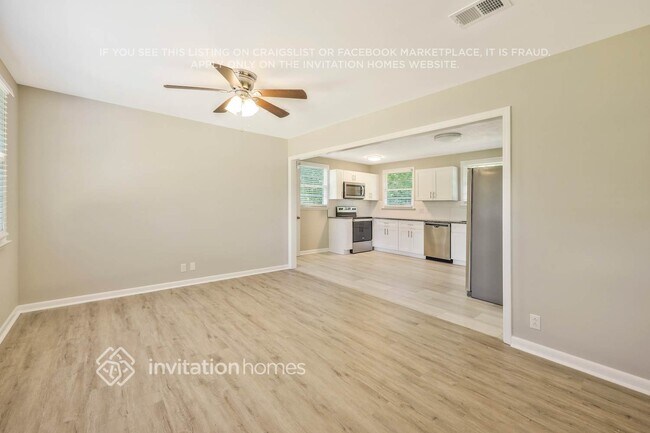 Photo - 118 Robinhood Cir