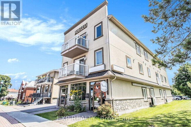 Photo - 2149 Laurier St