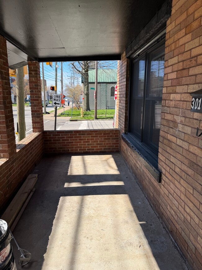 Photo - 301 Holland St