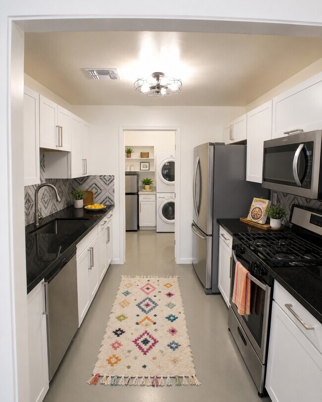 Photo - 1440 E Edison St