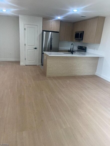 5 Montclair Ave